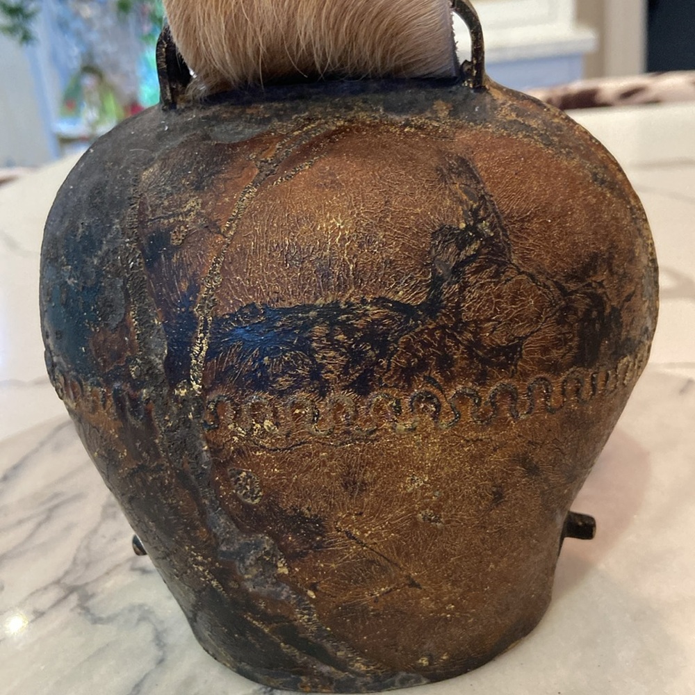 Vintage Large Rustic Swiss Hand forged Metal Hanging Cowbell with Leather Strap. - Picture 4 of 13